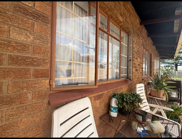 3 BEDROOM HOUSE FOR SALE IN VANDERBIJLPARK CW 5